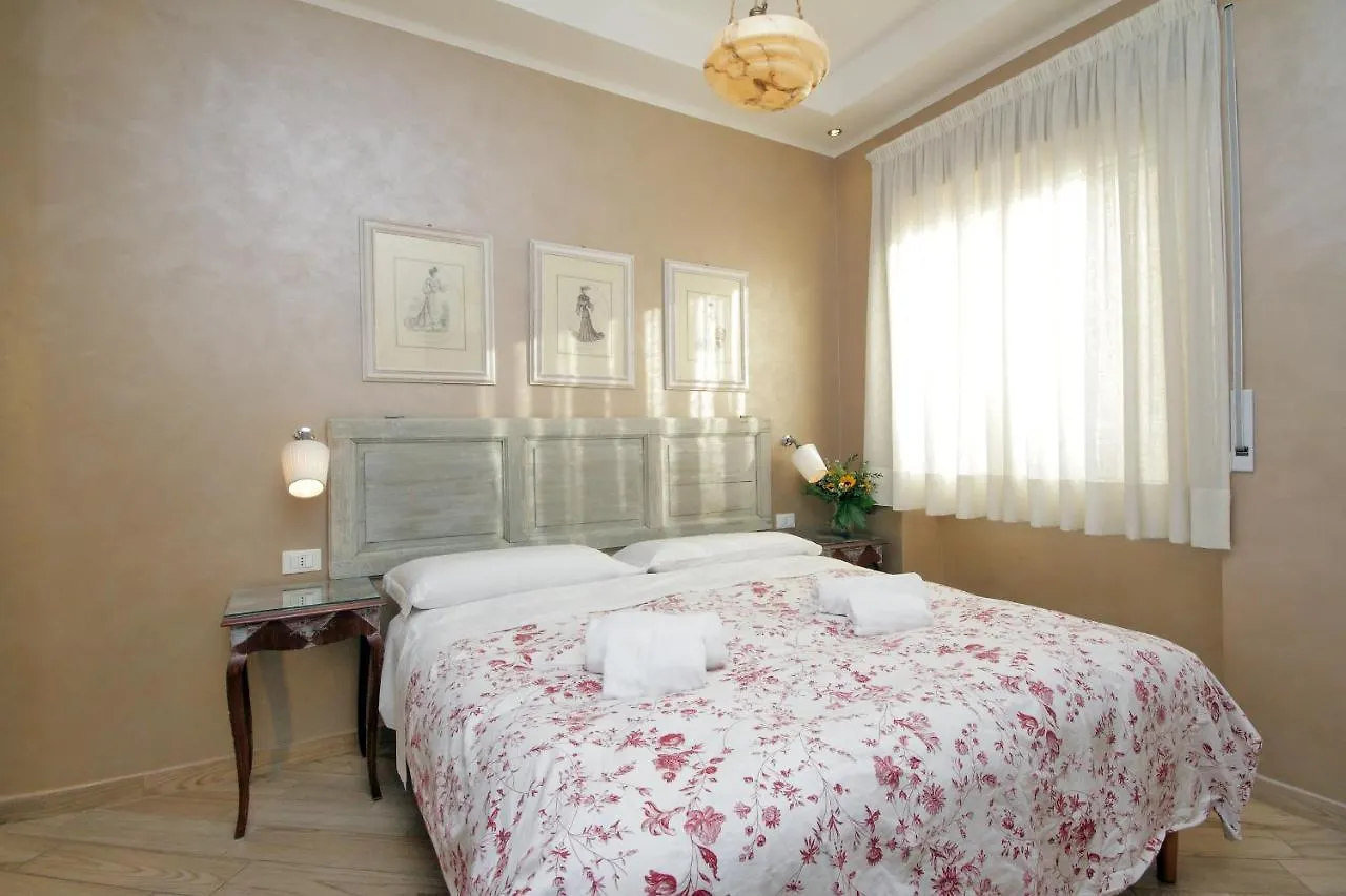 Deco's Place Roma Teodora